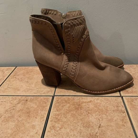Zigi Soho Halyn Ankle Boot in Taupe size 10 - Picture 6 of 13